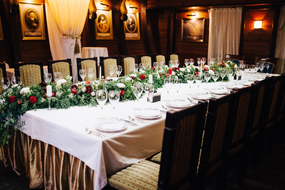 Камерная свадьба с насыщенной и благородной цветовой гаммой для ребят из Англии, Кары и Алекса)))