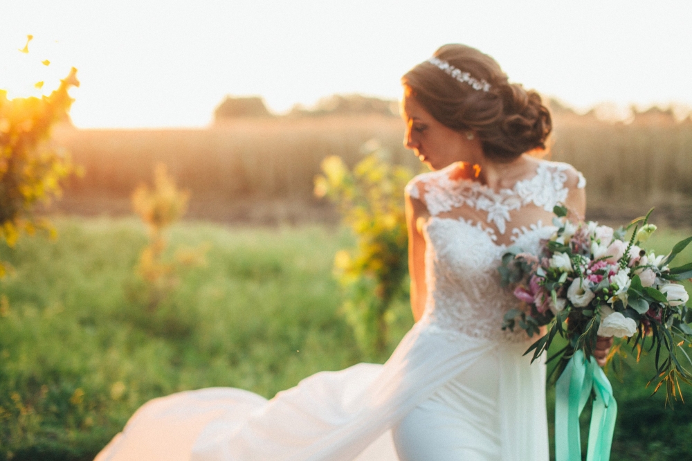 Каждая пара для нас особенная, мы очень стараемся, что бы ваша свадьба была уникальным и индивидуальным событием.