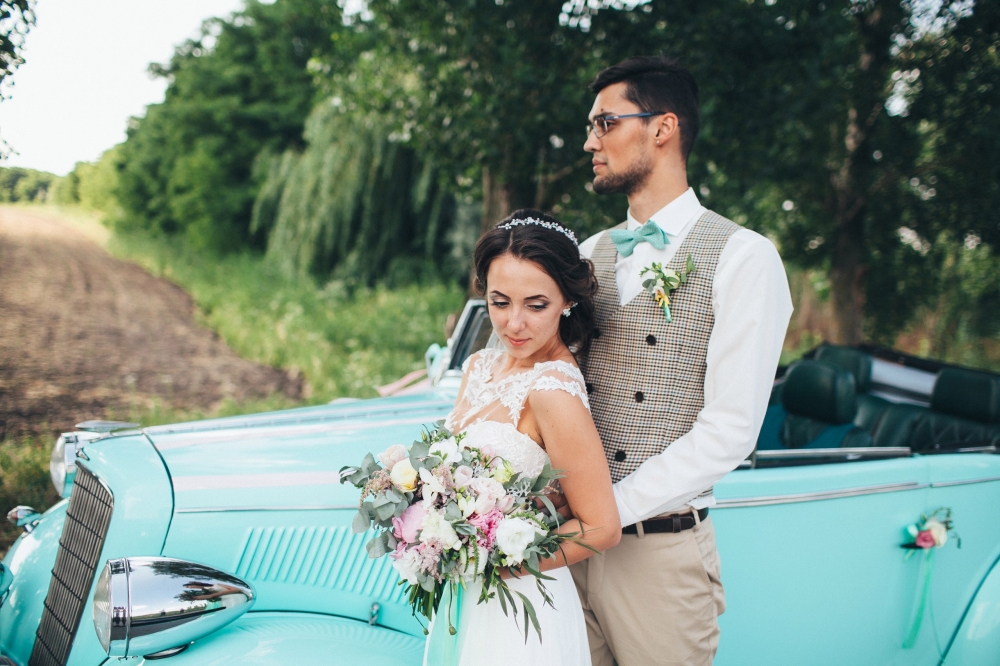 Каждая пара для нас особенная, мы очень стараемся, что бы ваша свадьба была уникальным и индивидуальным событием.