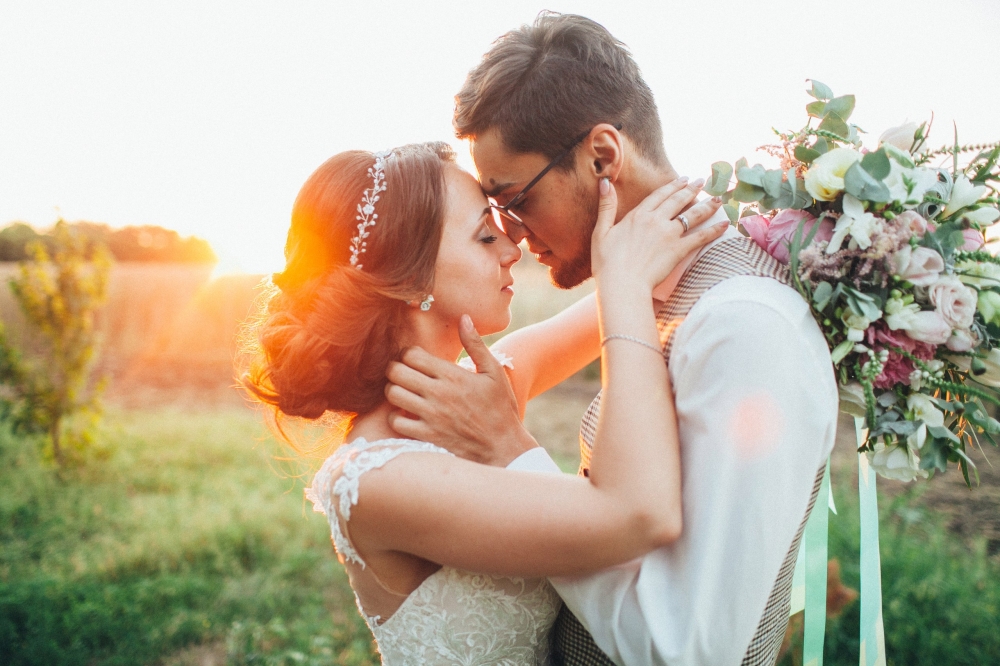 Каждая пара для нас особенная, мы очень стараемся, что бы ваша свадьба была уникальным и индивидуальным событием.