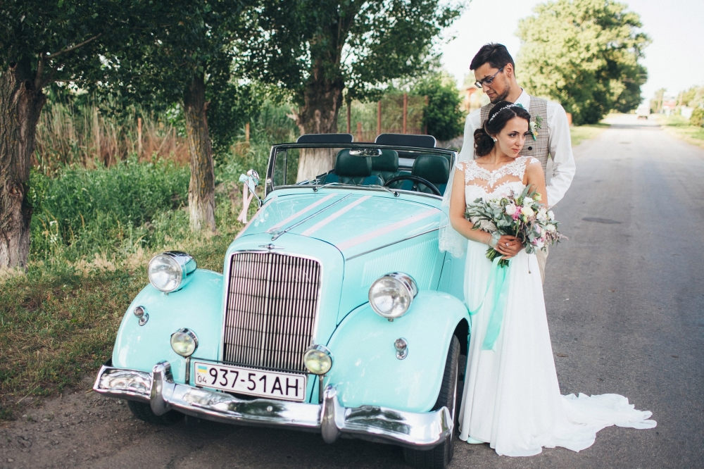 Каждая пара для нас особенная, мы очень стараемся, что бы ваша свадьба была уникальным и индивидуальным событием.