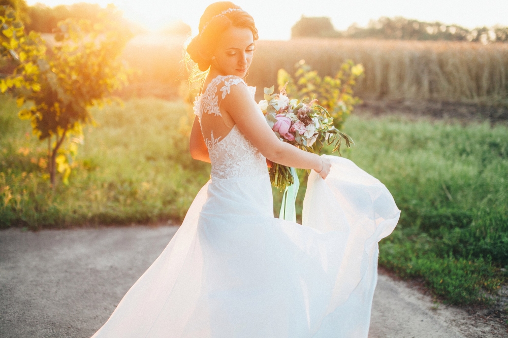 Каждая пара для нас особенная, мы очень стараемся, что бы ваша свадьба была уникальным и индивидуальным событием.