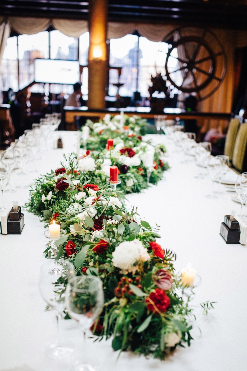 Камерная свадьба с насыщенной и благородной цветовой гаммой для ребят из Англии, Кары и Алекса)))