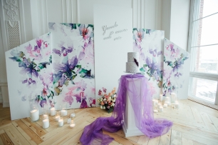 Свадебный торт и зона регистрации