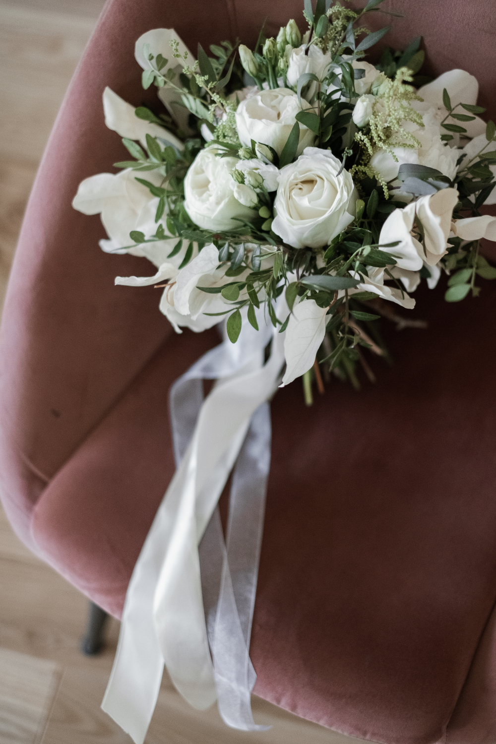 Белый свадебный букет