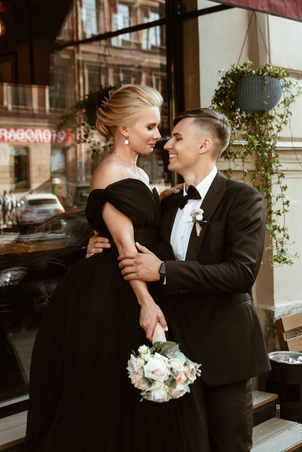 Необычная свадьба экстранеординарных  молодоженов