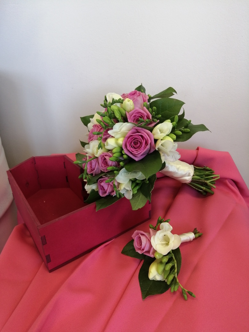 бело-розовый свадебный букет