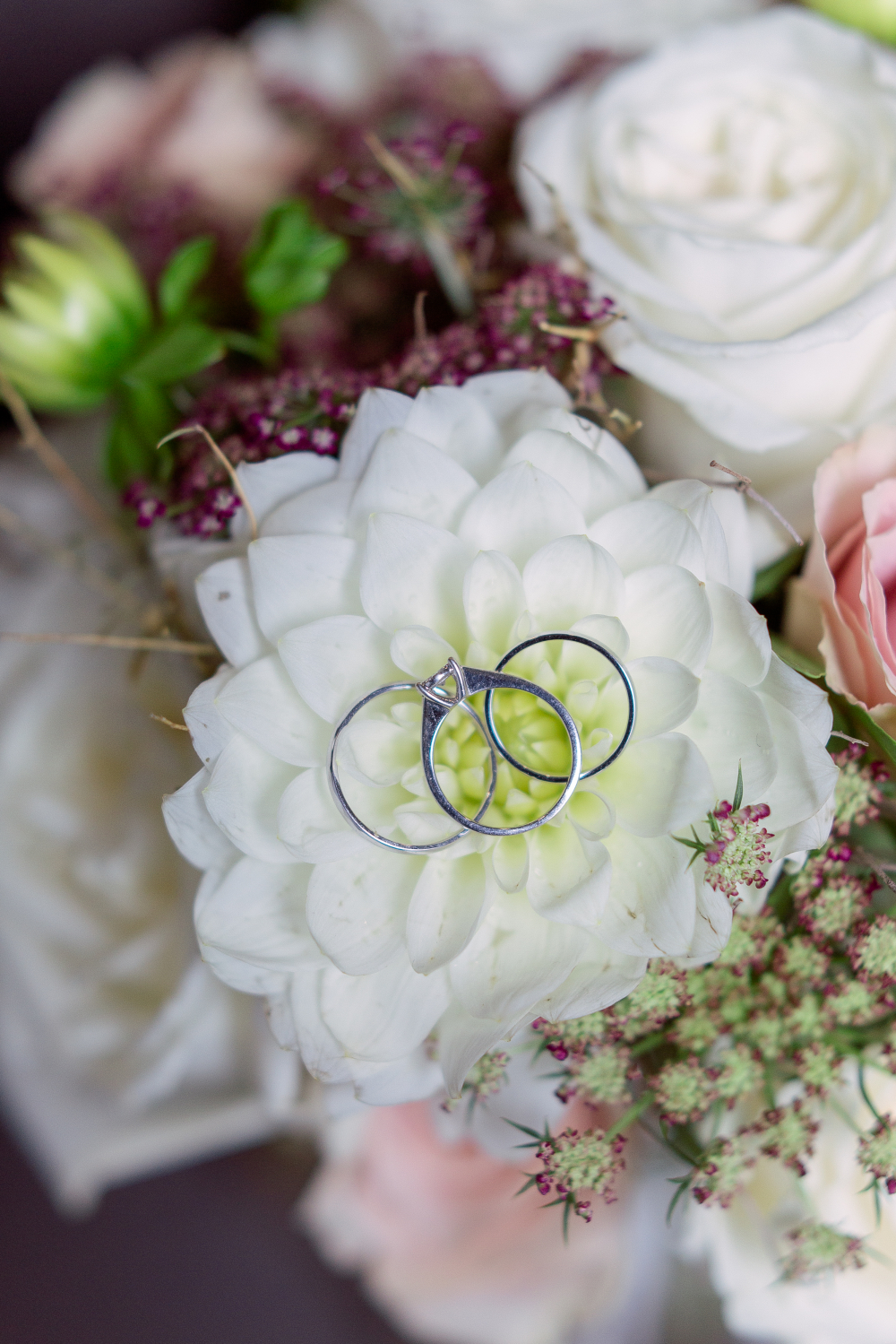 Нежный, пудровый букет.