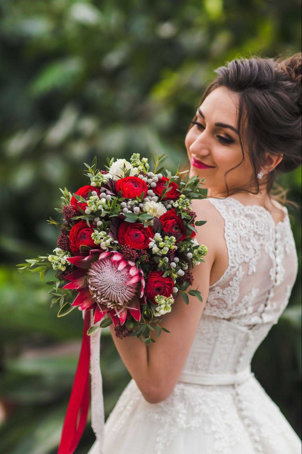 Яркий и эффектный букет с протеей.