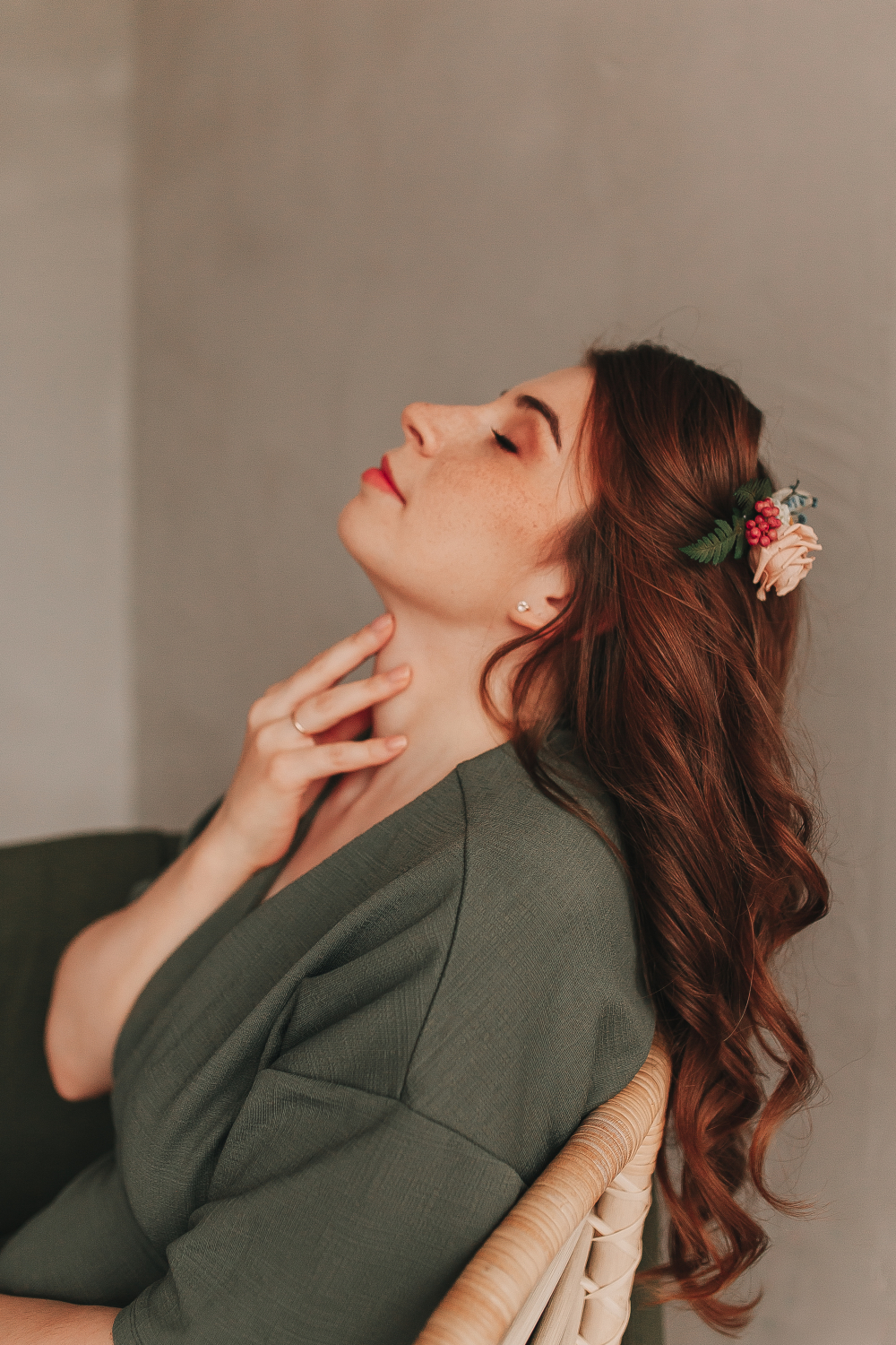 Гребень со стабилизированной розой 