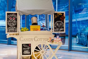 Тележка со сладостями