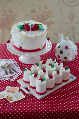 Торт на свадьбу «Клубничка» №395