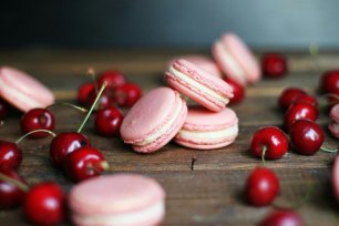 Макаруны и вишня