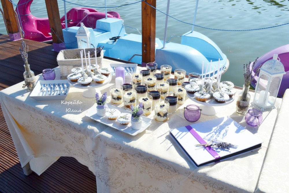 Сладкий стол в стиле Лаванда в ресторане Алые Паруса
