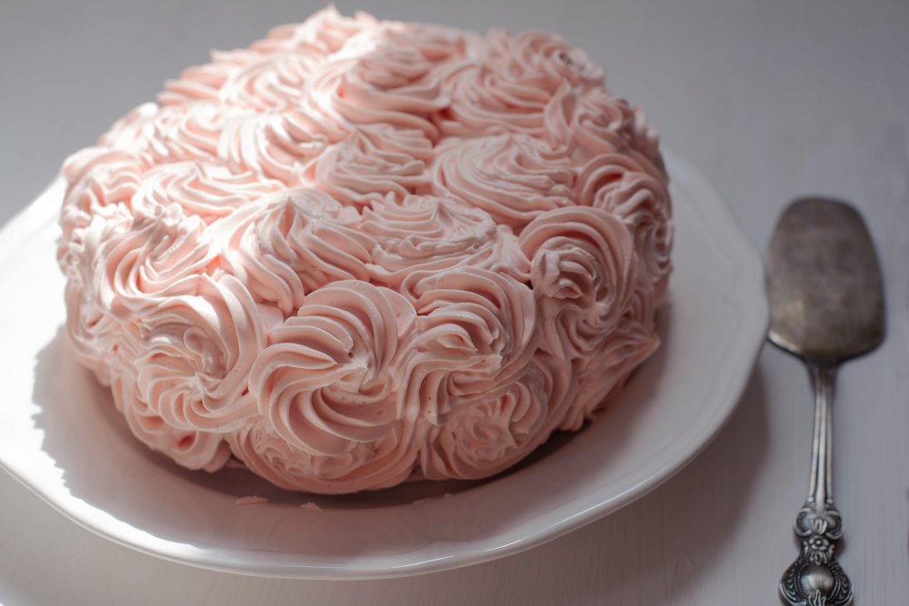 Украшение торта белковым кремом (77 фото)