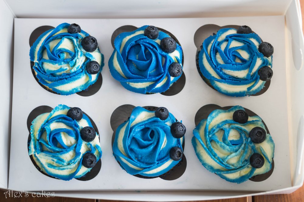 Кокосовые капкейки с Нутеллой и кремом из творожного сыра