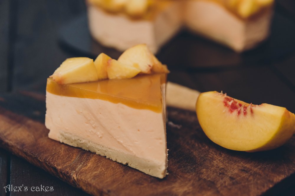 Порционный десерт - персиковый мусс