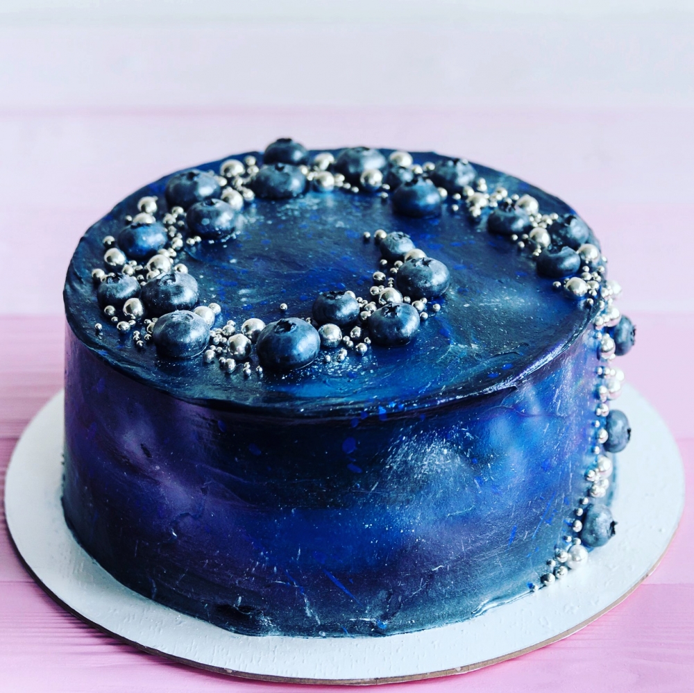 Голубой космический торт