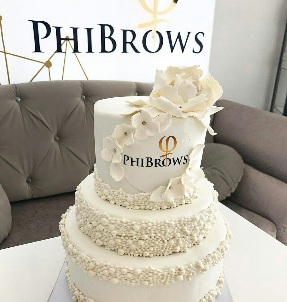 Торт с пионом, гортензией и жемчугом. 