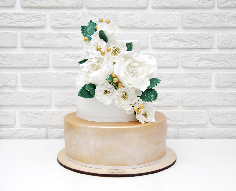Свадебный торт с цветами