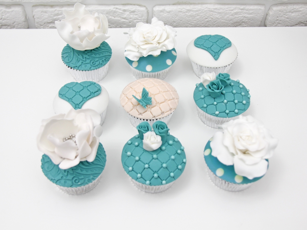 Свадебные капкейки с цветами