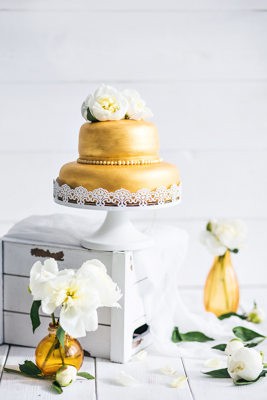 В тренде: свадебные торты с эффектом металлик. .Elegant Wedding Cake with Metallic Effect.