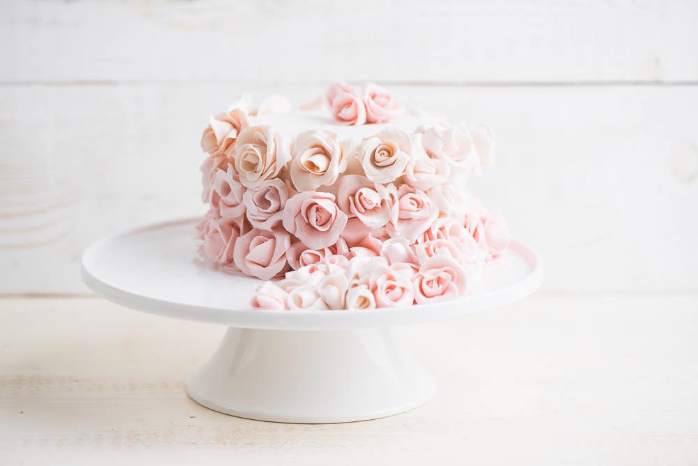 Нежный торт с розами из мастики. 
Romantic cake with roses