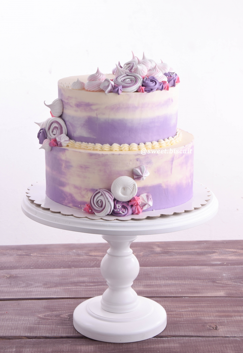 Свадебный торт с меренгами и омбре