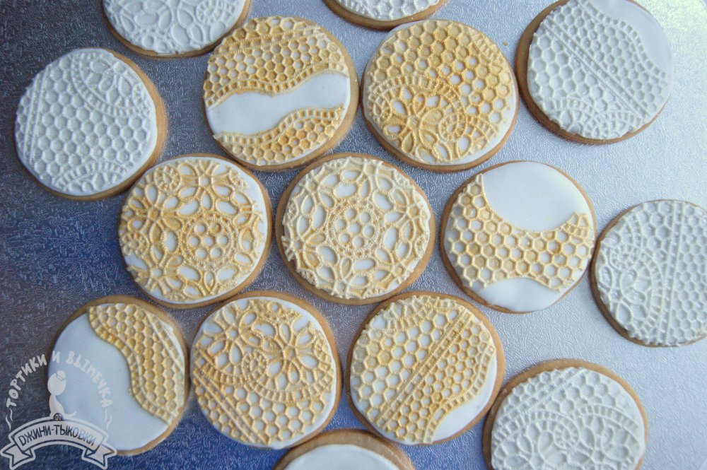 Свадебное печенье для сладкого стола или бонбоньерок