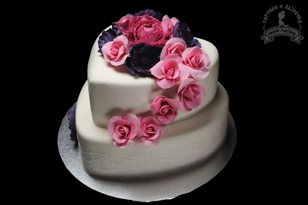 Свадебный торт "Цветочная россыпь". Пион, розы и анемоны собраны в нежную и в то же время яркую цветочную композицию!