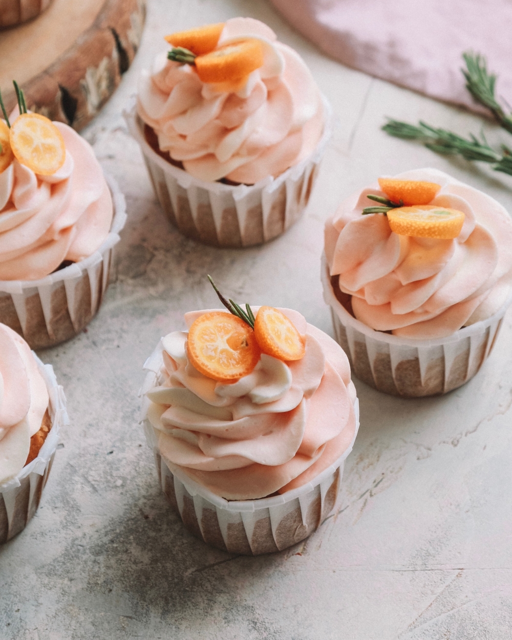 cupcake, капкейки с кумкватом, мини капкейки, апельсиновые капкейки,  капкейк абрикос, капкейки, Свадебный торт Москва