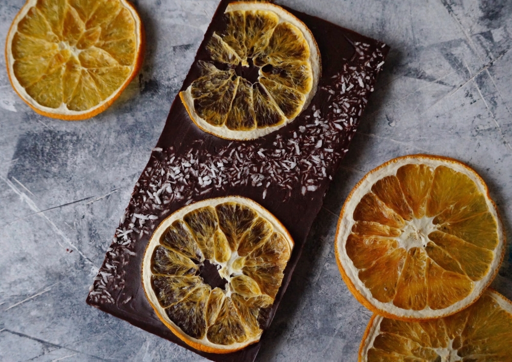Темный шоколад 70% с апельсинами