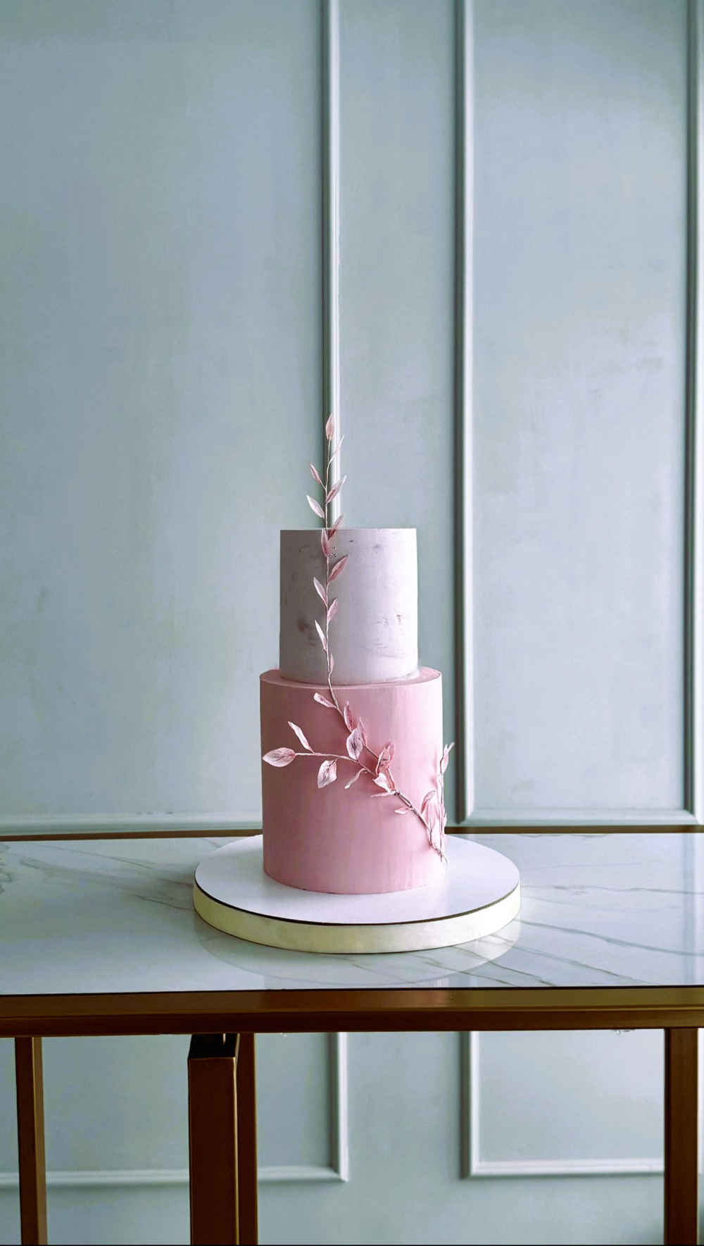 Нежный минимализм, эстетичная вафельная веточка. Вес 6 кг., на 30 гостей.