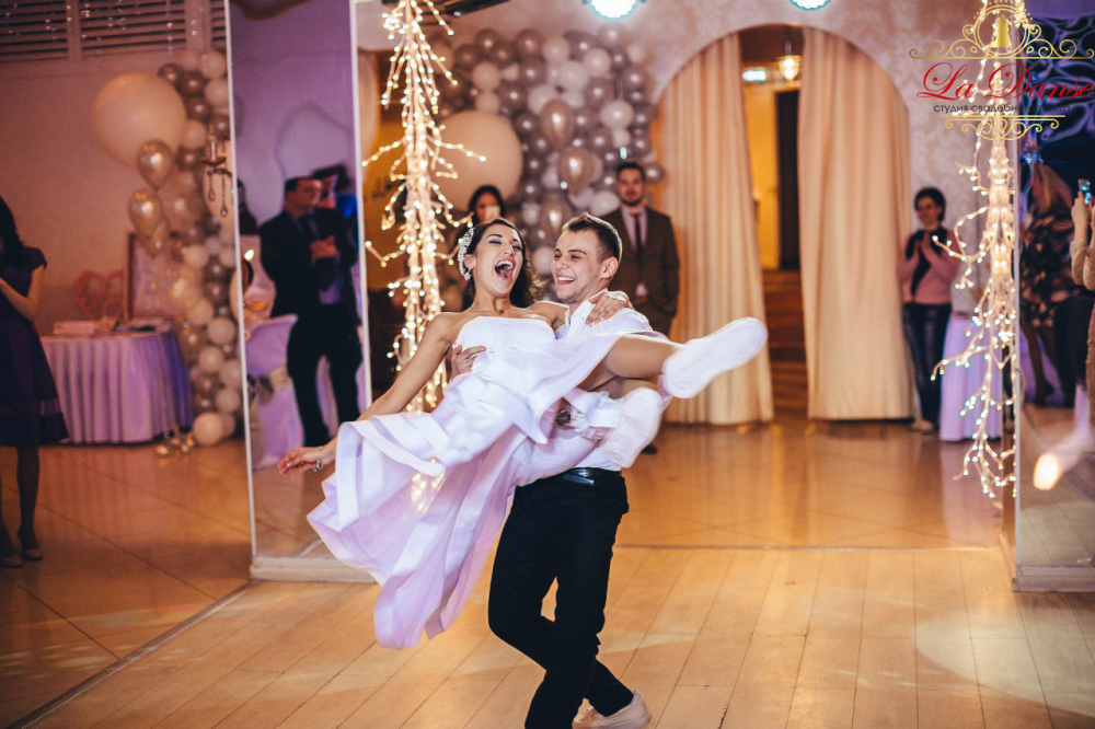 Свадебный танец Дениса и Анастасии