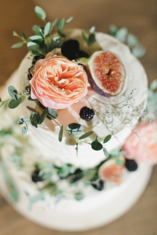 Декор свадебного торта в стиле рустик