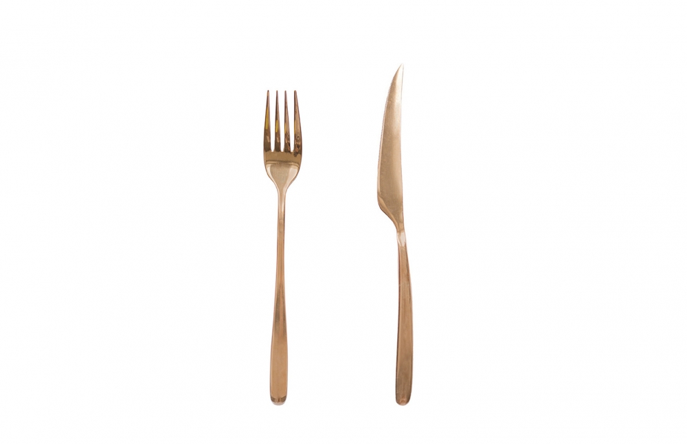 Набор из 2 столовых приборов розовое золото (вилка, нож)
Артикул: ПРИ001
Размер: длина 23см
В наличии: 75 наборов
Аренда: 150р/набор