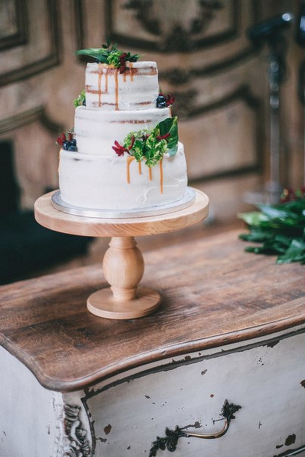 Кейкстенд
Артикул: ДЕР017
Материал: дерево
Размер: диаметр - 37см
В наличии: 1 шт
Аренда: 550р/шт