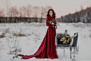 Шикарное красное платье невесты