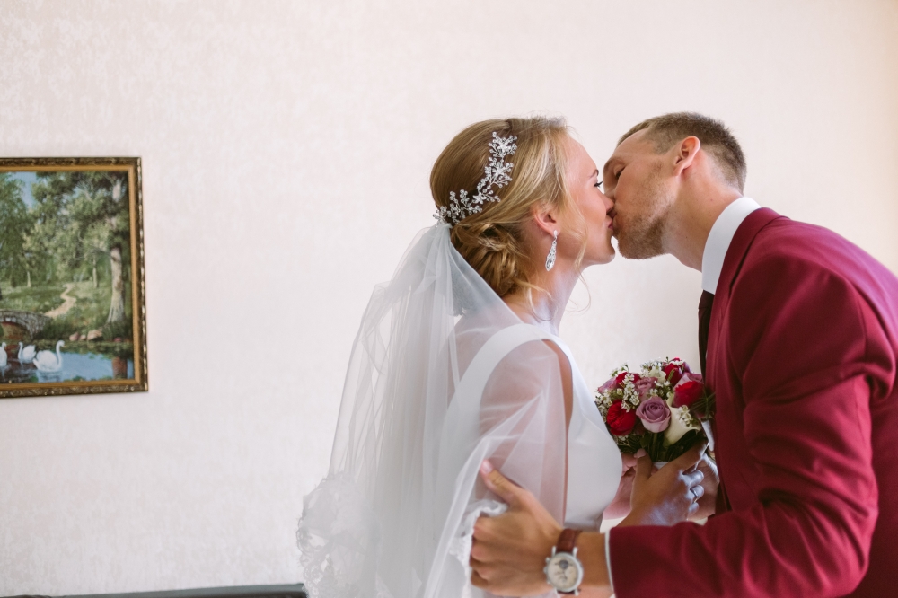 Организация свадьбы в Санкт-Петербурге от агентства RichArt. Дворец бракосочетания №1 на Английской набережной. Счастливые молодожены. Встреча жениха и невесты.
#RichArt #Торжествомания