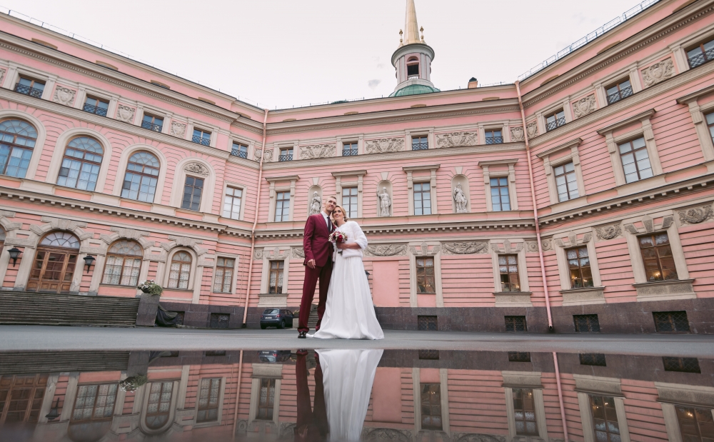 Организация свадьбы в Санкт-Петербурге от агентства RichArt. Дворец бракосочетания №1 на Английской набережной. Счастливые молодожены. Свадебная прогулка по Петербургу.
#RichArt #Торжествомания