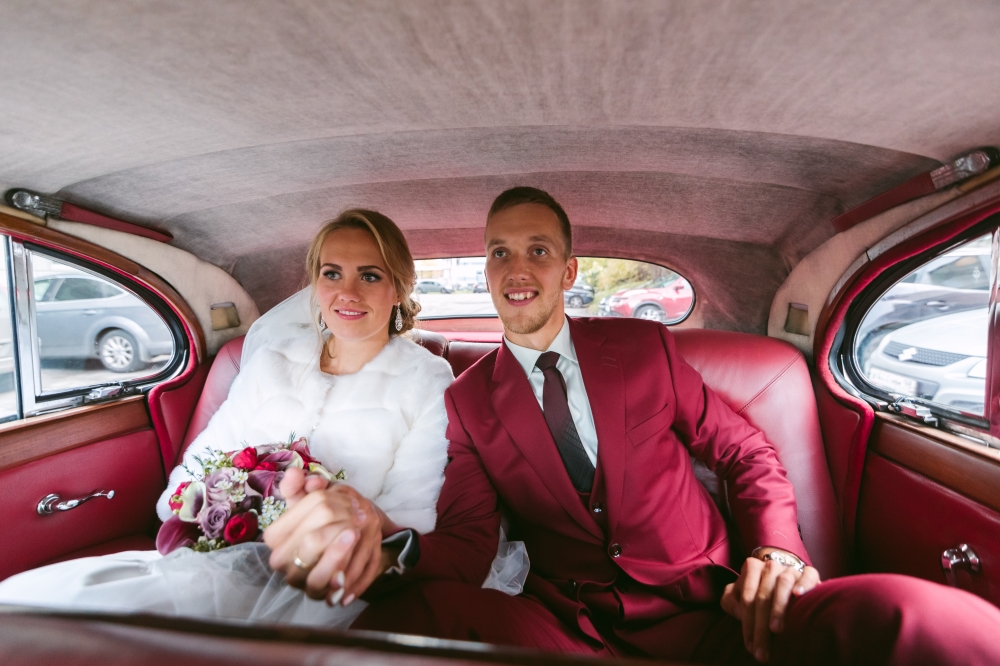 для ребят мы организовали прогулку  на шикарнейшем раритетном ретро автомобиле Jaguar Mark IX
#RichArt #Торжествомания