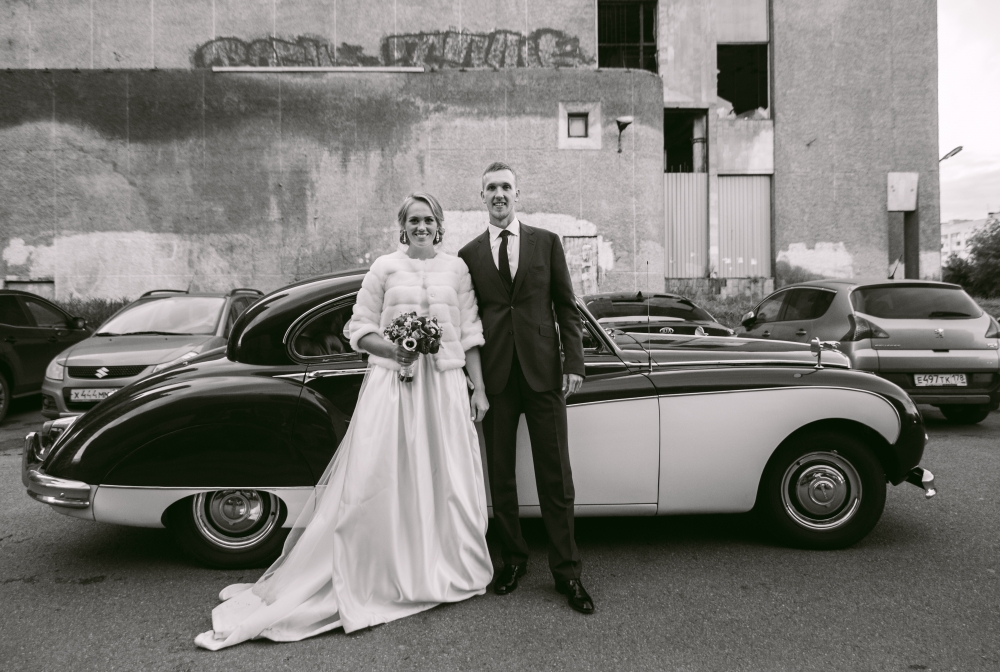 для ребят мы организовали прогулку  на шикарнейшем раритетном ретро автомобиле Jaguar Mark IX
#RichArt #Торжествомания