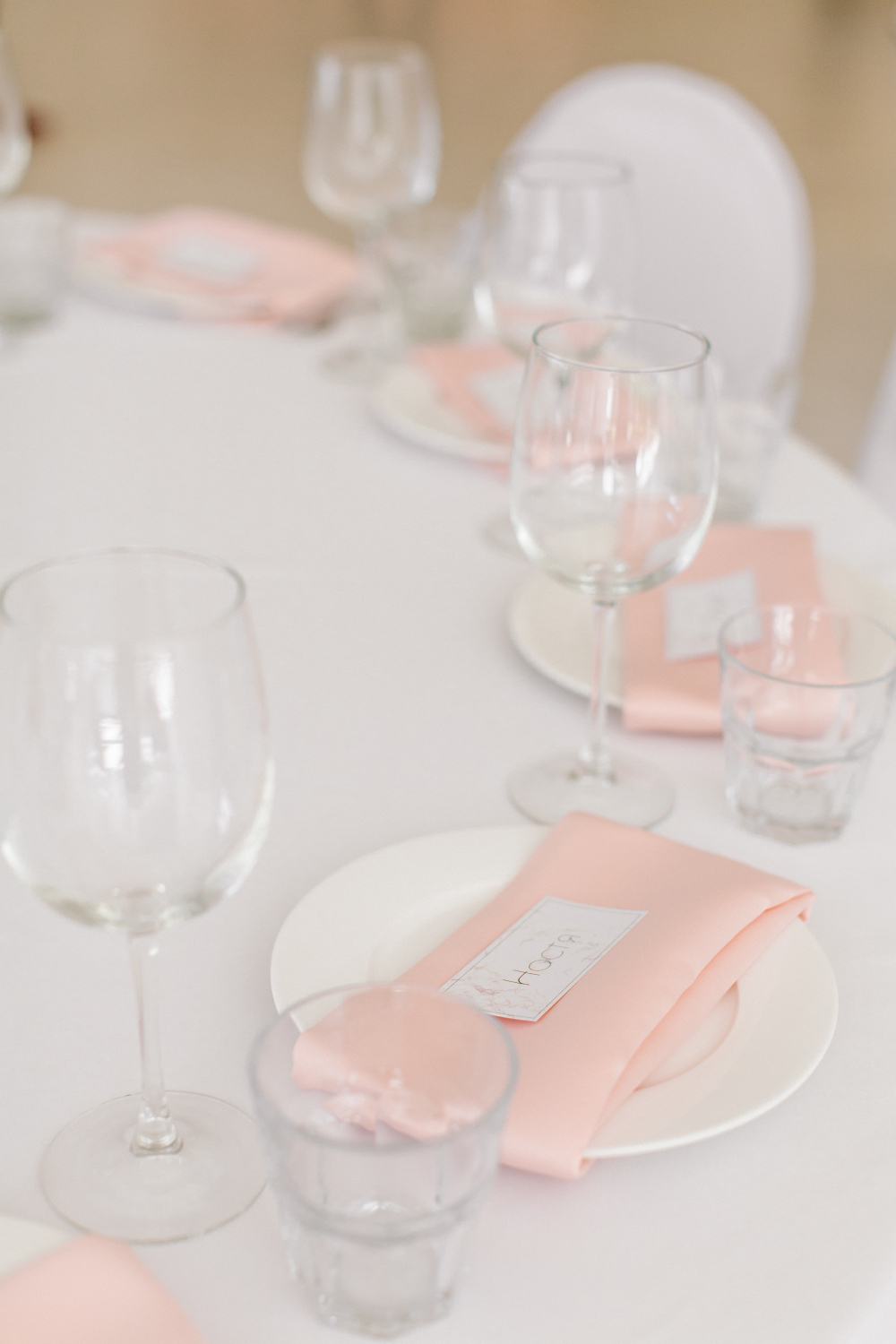 Свадьба в шатре Паруса Крестовский банкетный зал. Оформление зала от студии декора Торжествомания