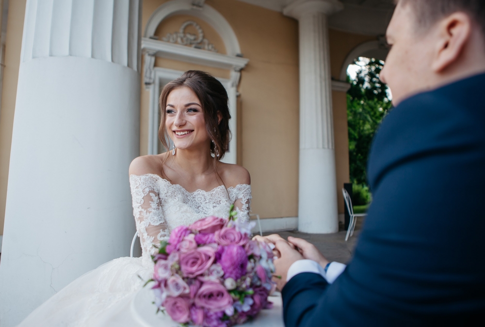 Свадебная прогулка по Петербургу. Прекрасная невеста. Свадебная фотосессия. Свадебный букет от студии декора Торжествомания
#Торжествомания