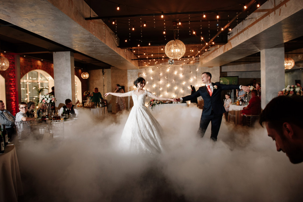 Свадьба в банкетном зале Атриум Холл, Английская наб д.70. Флористика и декор от студии "Торжествомания"