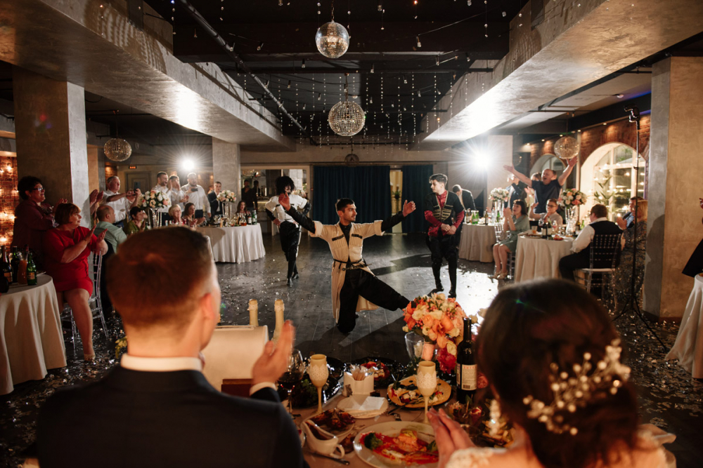 Свадьба в банкетном зале Атриум Холл, Английская наб д.70. Флористика и декор от студии "Торжествомания"