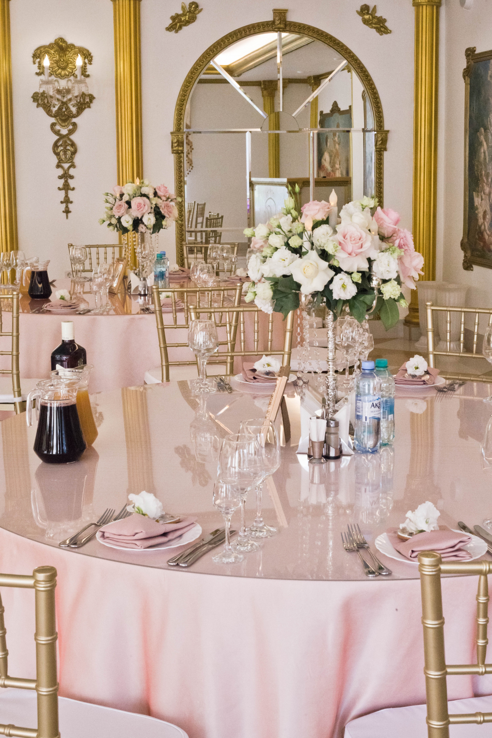 Декор зала от студии декора Торжествомания - Свадьба в банкетном зале Царский гостиницы Александрия -Петергоф, Санкт-Петербургское шоссе д 134б