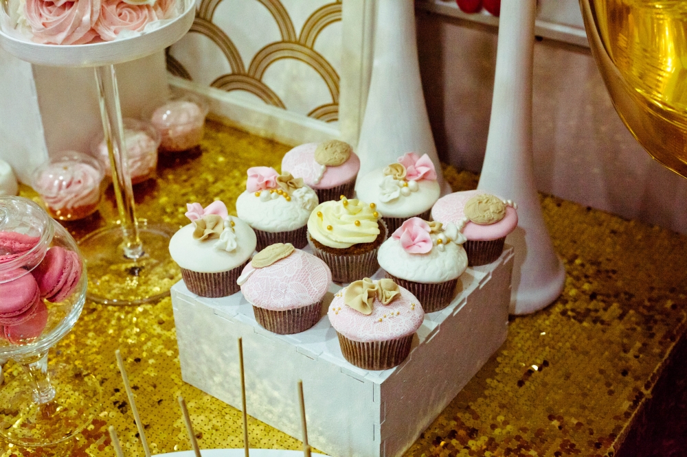 десертный стол на свадьбе