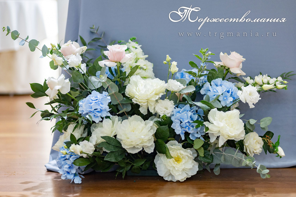 Цветочные композиции на свадьбу в банкетном зале Luce Итальянская ул д. 15, Флористика и декора - студия "Торжествомания"