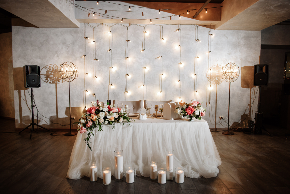 Свадьба в банкетном зале Атриум Холл, Английская наб д.70. Флористика и декор от студии "Торжествомания"